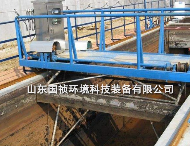 車(chē)式刮泥刮渣機(jī)